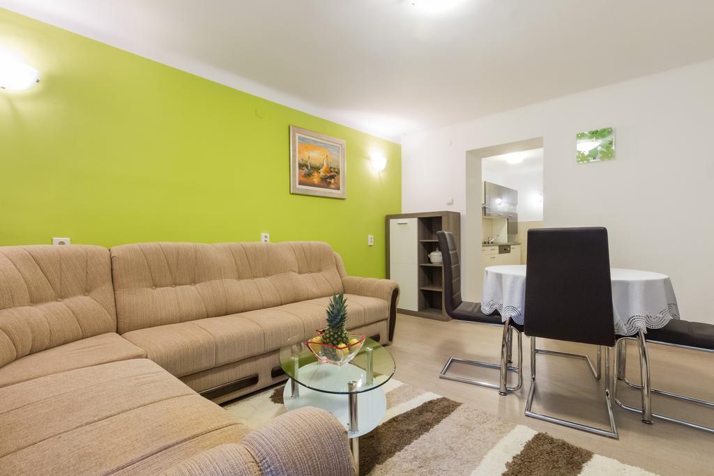 Apartment Jasmin Split Room photo